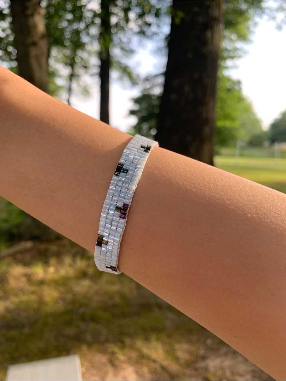 White Seed Bead Bracelet with Iridescent Accents